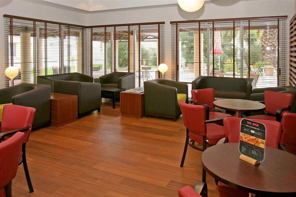 Hotel Ibis Setúbal Restaurace fotografie